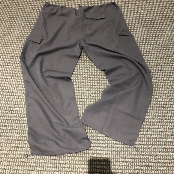 Extremely baggy grey parachute pants with adjustable waist - Picture 2 of 6